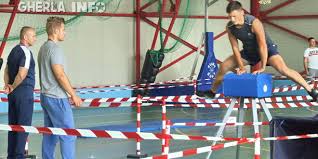 Emoţii mari pentru candidaţii înscrişi la şcoala de agenţi de poliţie vasile lascăr din câmpina. MulÈi CandidaÈi RespinÈi La Probele Sportive La Scoala De AgenÈi De PoliÈie Fetele Au FÄcut FaÈÄ Cu Greu Gherla Info Cluj