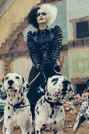 With emma stone, emma thompson, joel fry, paul walter hauser. Cruella Darum Lohnt Sich Der Gehypte Disney Film Mit Emma Stone Glamour
