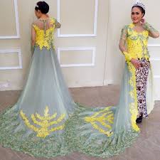 Sesuai namanya burung ini memiliki warna pastel kuning, sedangkan pastel sendiri berarti lembut. Kebaya Pengantin Nuansa Warna Kuning Lemon Kombinasi Hijau Pastel Minat Hubungi Wa 082138889292 Line Butikmykebaya Pengantin Pengantin Muslim Kebaya