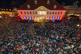 Uelzen is a town in northeast lower saxony and also the county town of uelzen county. Finale Des Uelzener Adventskalender 2020