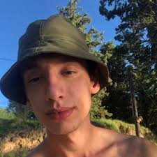 Valentín (@ValenFicarra6)