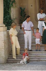 With jennifer morrison, grégori derangère, kevin mcnally, françois marthouret. Prinzessin Diana Und Ihre Leinenhose Mango Inspiriert Sich Diesen Sommer An Dianas Urlaubslooks Vogue Germany