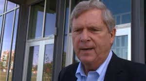 Vilsack leaving USDA a week early, no replacement named