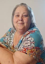 Evelyn Davey's Instagram, Twitter & Facebook