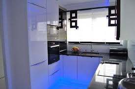 1 k?che weiteres zubeh?r separat erh?ltlich material holz farbe auf wasserbasis f?r kinder ab 3 jahren geeignet. Moderne Kuche Ruhl Schwarz Weiss Contemporary Kitchen Stuttgart By Kuchen Direkt24 Houzz Uk