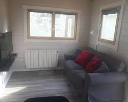 Creative shed inspiration for outdoor living the following 16 shed ideas will inspire you to transform some of your unused outdoor space into an extra room. Dublin People Heavily Criticise One Bed Shed Being Rented For Ridiculous Price Online Dublin Live