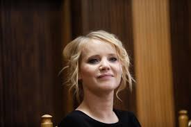 André holland, amandla stenberg and joanna kulig star in this series from oscar winner damien chazelle (la la land). The Eddy Joanna Kulig Wrocila Do Pracy Z Urlopu Macierzynskiego Pokazala Przygotowania Do Serialu Telemagazyn Pl