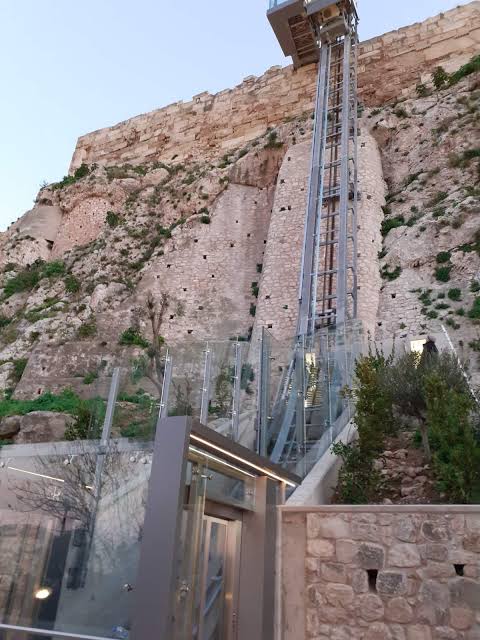 Τελεφερίκ για την άνω πόλη του κάστρου Μονεμβασίας | Δήμος Μονεμβασίας | Monemvasia | Μονεμβασιά | Μολάοι | Νεάπολη | Ασωπός | Ζάρακας