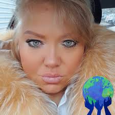 super smaczny i prosty sernik z ricottą, mascarpone i wiśniam🍒 kto  chętny?! Składniki: 250 g ricotty 250 g mascarpone 120 g cukru 1 jajko 100  g mąki 00 100 ml mleka 250