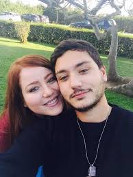 RUBRICA AUGURI CIVITANI Risponde all'appello IVAN LA NAVE (u fiju de Sante  e de Ida Frezza ) che oggi taglia il traguardo ed è obbligatorio inviare  quindi tir carico di felicitazioni intonando