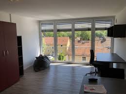 Egal wg zimmer 1 zimmer wohnung 2 zimmer wohnung 3 zimmer wohnung mehr als 3 zimmer haus. 1 Zimmer Wohnung Zu Vermieten Danziger Strasse 3 95448 Bayreuth Laineck Rodersberg Friedrichsthal Mapio Net