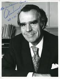 Sir Oliver Wright autograph British diplomat, signed photo : Amazon.co.uk:  Books