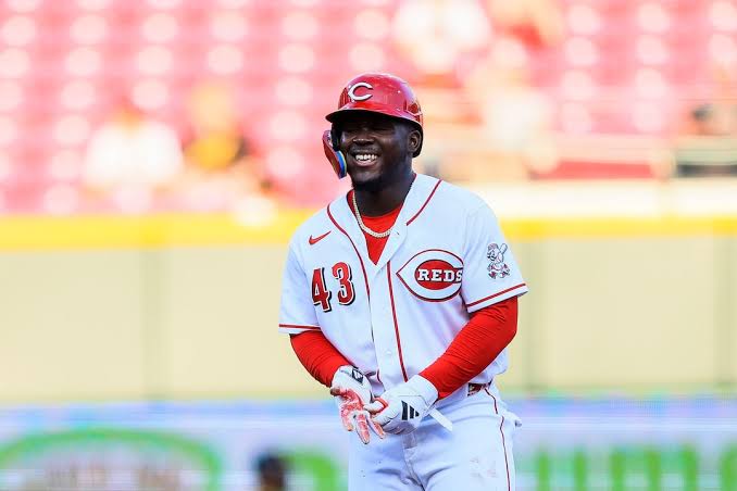 Reds lean on rookies to edge visiting Padres | Reuters