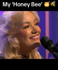 Claudia Buckley 'Honey Bee' Acoustic Performance