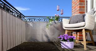 Bilder zu sichtschutz balkon seitlich holz balkontrennwände als fester seitlicher sichtschutz und windschutz. Balkonerlebnis 1000 Ideen Fur Ihren Balkon Balkonerlebnis De