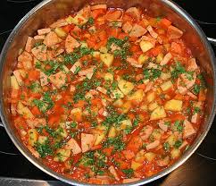 Wurstgulasch Von Fleischkatze Chefkoch Wurstgulasch Rezepte Gulasch