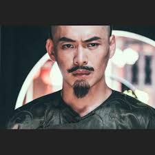 Born in huwei, yunlin, huang is originally an engineer at hsinchu science and industrial park, but had an interest in performing since young. é»ƒé™è¼ Photos Facebook