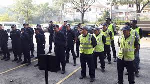 Terdahulu, seorang anggota polis, yang mengenali tahanan yang mati dalam tahanan s balamurugan sejak 2011, bergurau dalam pesanan teks bahawa dia patut diberi minum arak. Bandar Baru Klang Ketua Polis Daerah Klang Utara Facebook