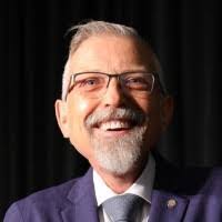 Mark Thiele's Instagram, Twitter & Facebook