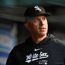 Former White Sox player shares shocking dugout story of “prisoners running  the asylum”