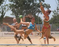 Finde für deine sportart die richtige ausrüstung. Automatismen Fehlen Dhb Frauen Kassieren Bei Beach Em Zweite Niederlage