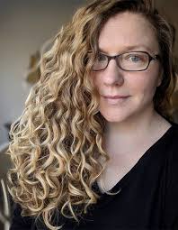 Put on some texturizing spray and volumizing mousse in your hair after you have washed and partially dried it. Mousse Vs Gel How To Choose The Styler For Your Curls Naturallycurly Com