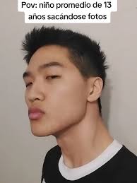 adolescente promedio sacándose fotos