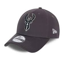 Check out our milwaukee bucks selection for the very best in unique or custom, handmade pieces from our sports & fitness shops. Milwaukee Bucks Mutzen Kappen Kleidung New Era Cap