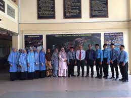 53 buah sbp aliran sains, 12 sbp. Sbpi Rawang Ketibaan Tuan Pengetua Ke 5 Sbpi Rawang Tn Hj Nor Azam Abdullah