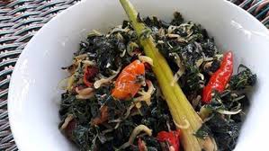 Daun singkong adalah jenis sayuran yang disukai di indonesia. Resep Cara Membuat Tumis Daun Singkong Teri Lifestyle Fimela Com