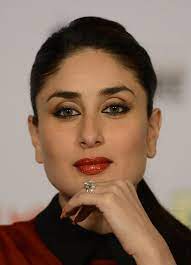 6 Highest Paid Bollywood Actresses Kareena Kapoor Kareena Kapoor Khan Bollywood Hairstyles