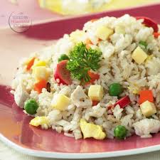 Siap dihidangkan ikan tenggiri goreng bersama dengan nasi. Resep Nasi Goreng Keju