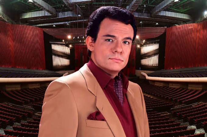 José José y su concierto sinfónico llegan al Auditorio Nacional!