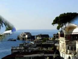 Restaurantguru.com non si assume alcuna responsabilità per la disponibilità dei menu di a fenestella sul sito web. Fenestella E Marechiaro Napoli Miti E Leggende