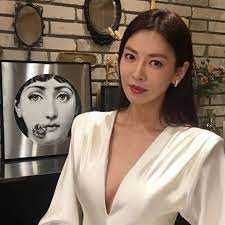 Feb 17, 2021 · 탤런트 김현수 키 나이 소속사 아역 배우 출신으로 영화 <도가니> 등의 각종 출연작에서 인상깊은 모습을 보여주던 와중 2013년 드라마 <굿 닥터>에서 제법 큰 비중의 소아병동의 장기 입원 환자 나인해 역과 같. ê¹€ì†Œì—° ë‚˜ì´ í™ì¢…í˜„ ë‚¨íŽ¸ ì´ìƒìš°