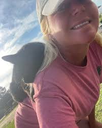 Long hot day but Salem had my back 😅 🐈‍⬛