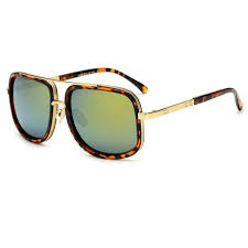 Commander sur lunettes de soleil privées c'est l'assurance d'avoir des lunettes de soleil authentiques, de marque et de bonne qualité. Lunette De Soleil Pour Homme Dans Un Style Luxe Et Classe Fun Tuning
