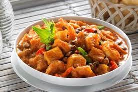 Sambal goreng krecek merupakan sambal goreng dengan bahan utama kulit kerbau yang dikeringkan atau disebut krecek dengan tambahan beberapa bumbu yang menghasilkan masakan yang begitu nikmat banget. Resep Sambal Goreng Krecek Hati Spesial