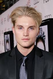 Toby Hemingway biographie, news, photos et vidéos