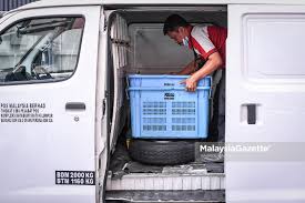 Laman web, nombor telefon, peta, facebook pejabat pos padang temu, melaka. Covid 19 Petugas Pos Laju Tetap Di Barisan Hadapan Bantu Negara