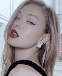 Millie Alexander's Instagram, Twitter & Facebook