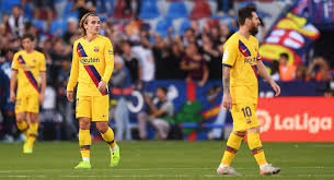Leo messi vio cómo le caía un balón de alba que rozó con la cabeza miramón. The Sins Of Barca In Levante Without Reaction Without Football And Without Character