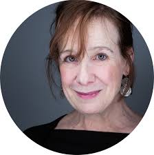 Suzi Tucker's Instagram, Twitter & Facebook