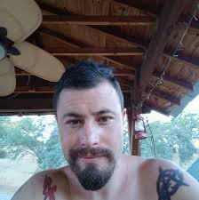 Anyone know where they're giving away turkeys so my wife and I can have a  Thanksgiving please and thank you God bless 🙏