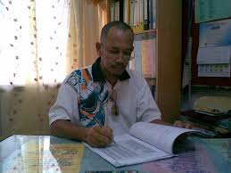 Sk simpang empat (8 קמ), sekolah kebangsaan selekoh (9 קמ), smk hutan כדי לקבל תצוגה טובה יותר של המיקום sk khir johari, שימו לב לרחובות הממוקמים בקרבת מקום: Semoga Allah Mencucuri Rahmat Ke Atas Rohnya Kaunselingblog
