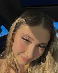 Emma Whitlock's Instagram, Twitter & Facebook