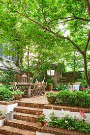 29 Ways To Make A Small Backyard Feel Twice Its Size In 2020 Small Backyard Landscaping Outdoor Gardens Design Small Backyard Gardens