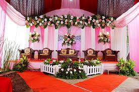 Nah, foto dengan ide berikut bisa anda tiru. Gallery Photo Dekorasi Halaman 6 Paket Pernikahan Catering Dekorasi Pelaminan Rias Pengantin Luwes