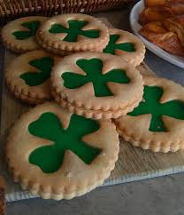 A környező síkságból az égbe emelkedő erődítmény évszázadokon keresztül a királyi és a papi hatalom jelképe volt: 6 Dolog Amit Tudni Erdemes Az Irek Nemzeti Unneperol A Szent Patrik Naprol Baniko Muhelye