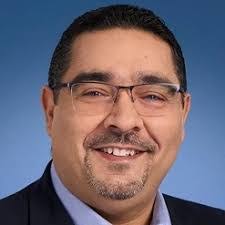 Mike Hanna's Instagram, Twitter & Facebook